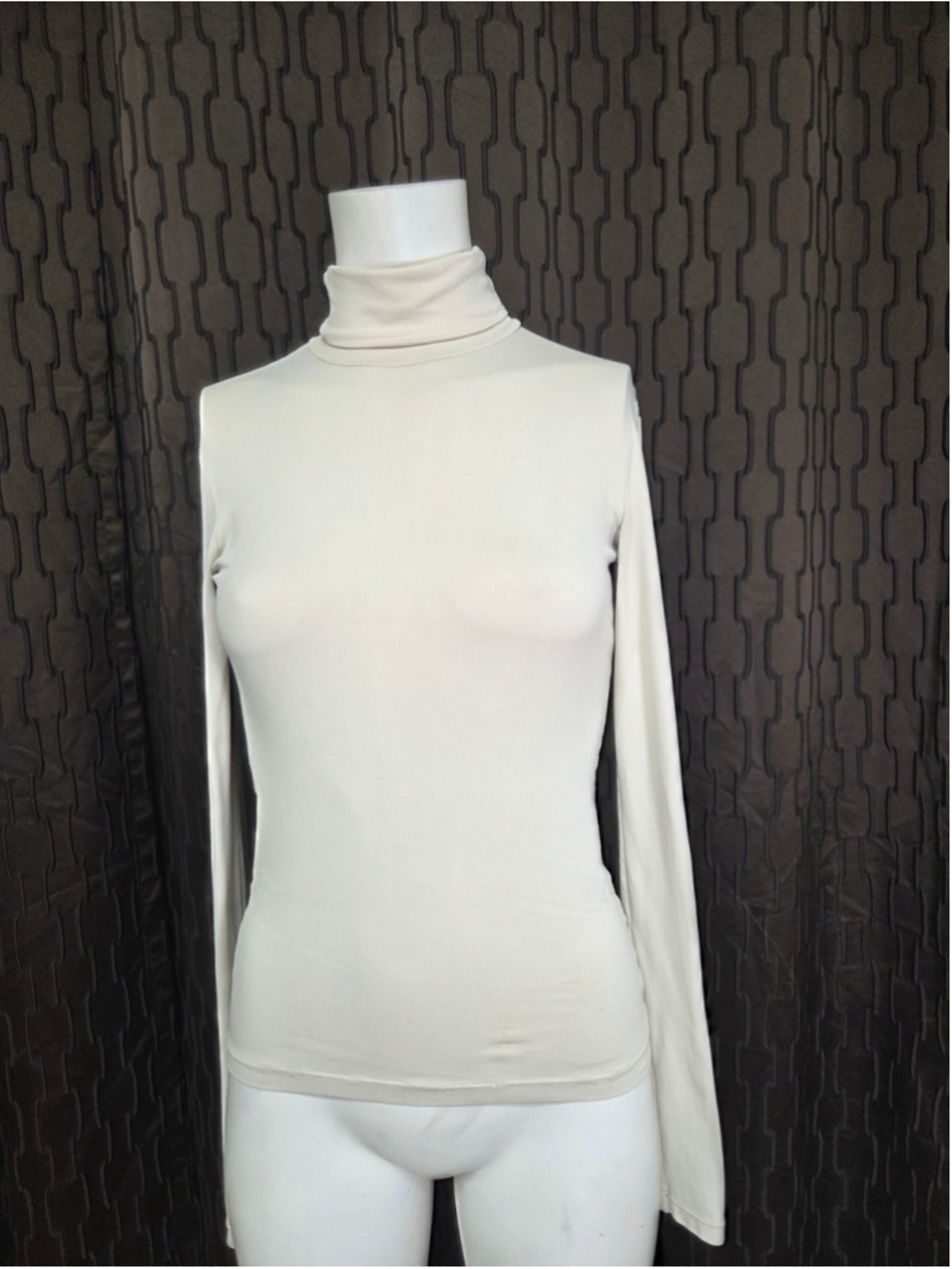 Women's Bershka Long Sleeve Turtleneck Top Beige Size M